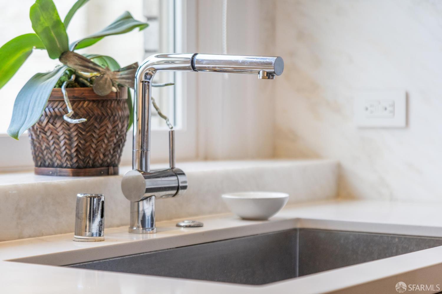 1100 Sacramento Street # 302