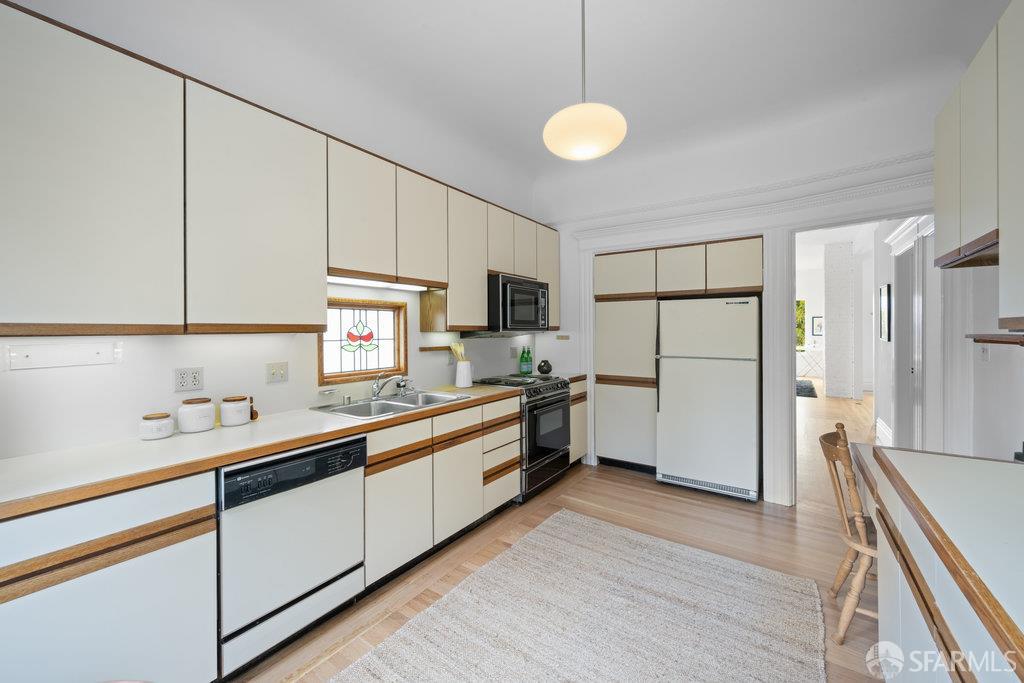 171-73 Buena Vista Avenue