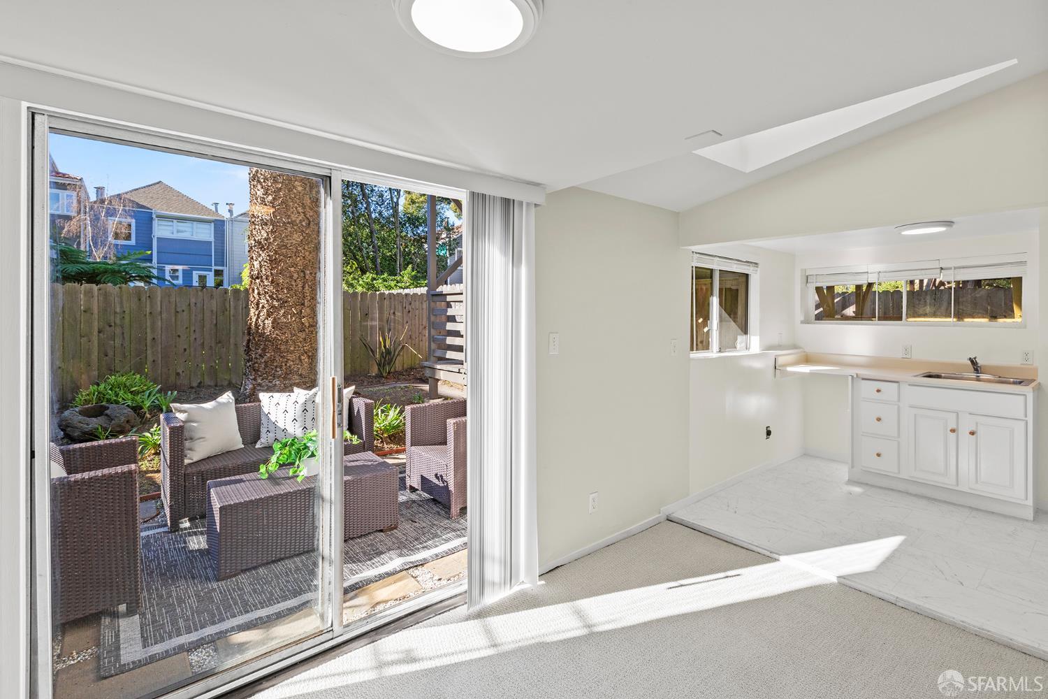 1231-1233 4th Avenue