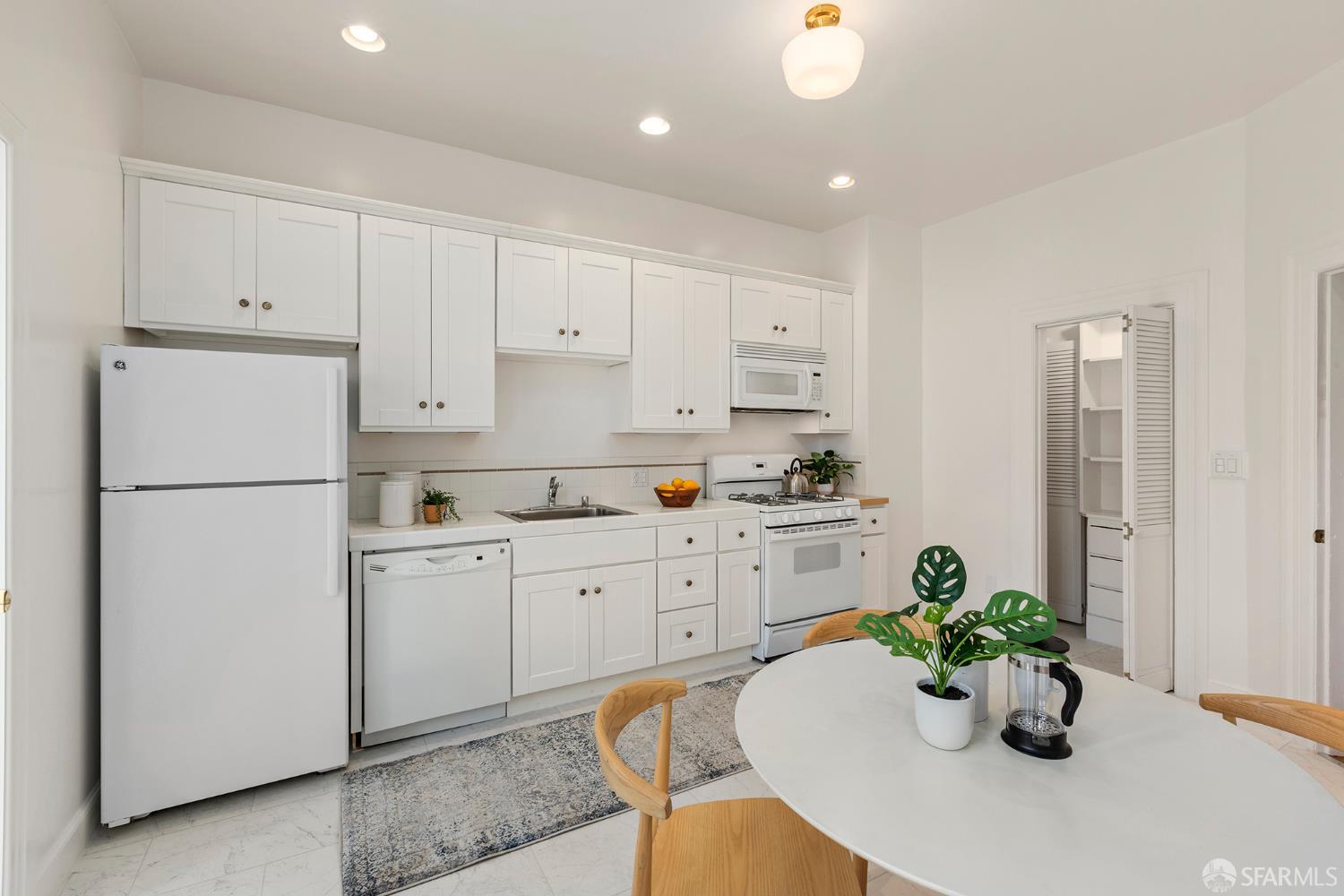 1231-1233 4th Avenue