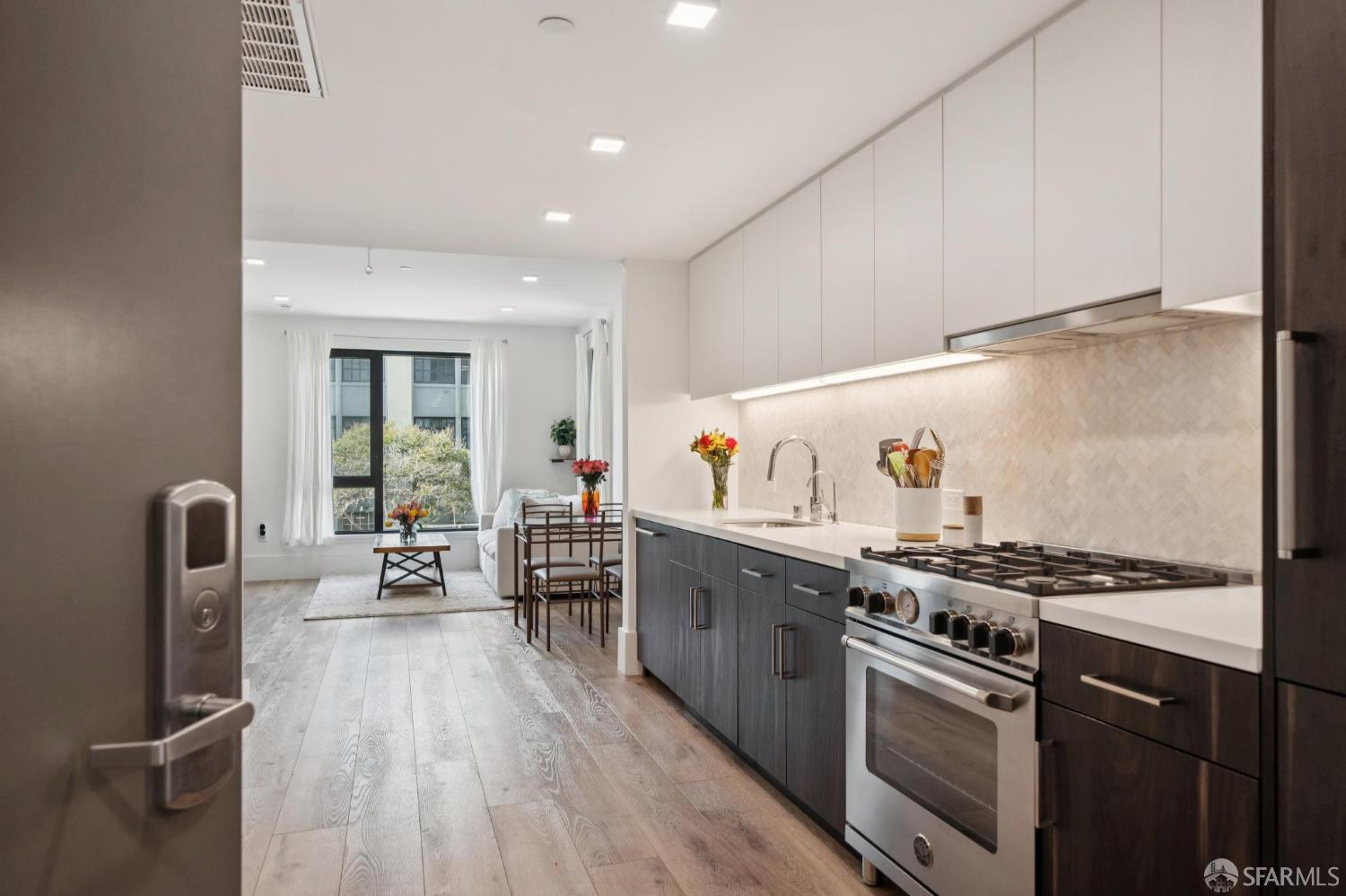 1288 Howard Street # 317