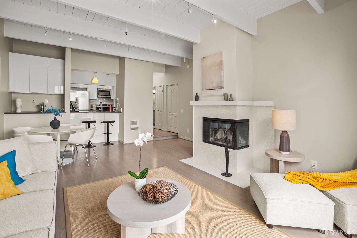 1960 Hayes Street # 13