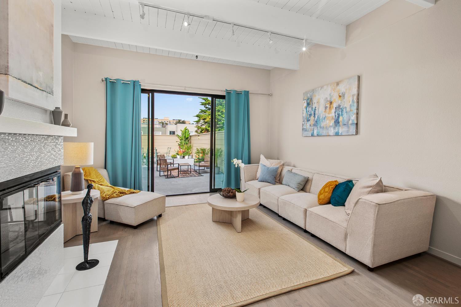 1960 Hayes Street # 13