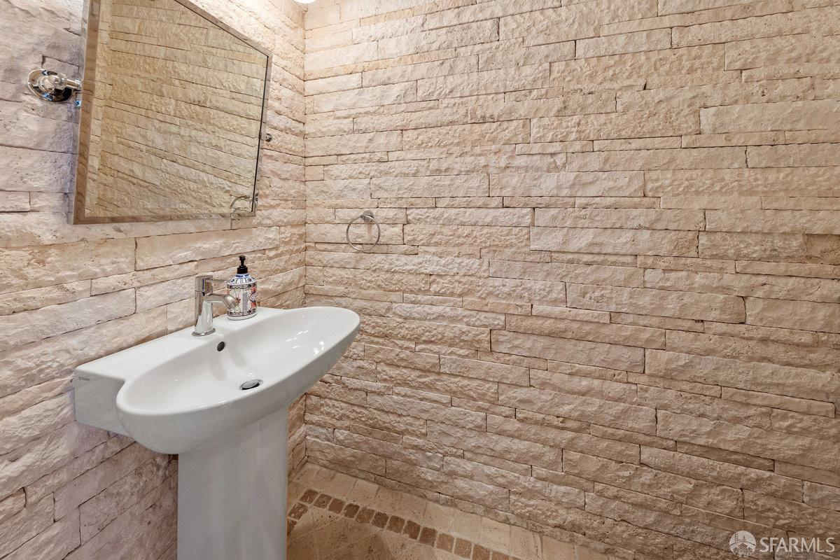 720 Clementina Street