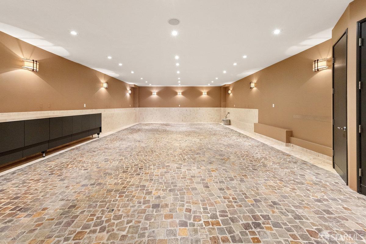 720 Clementina Street