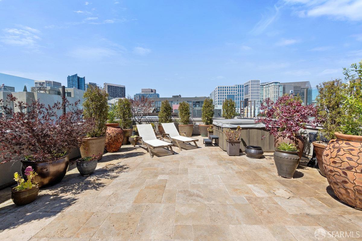 720 Clementina Street