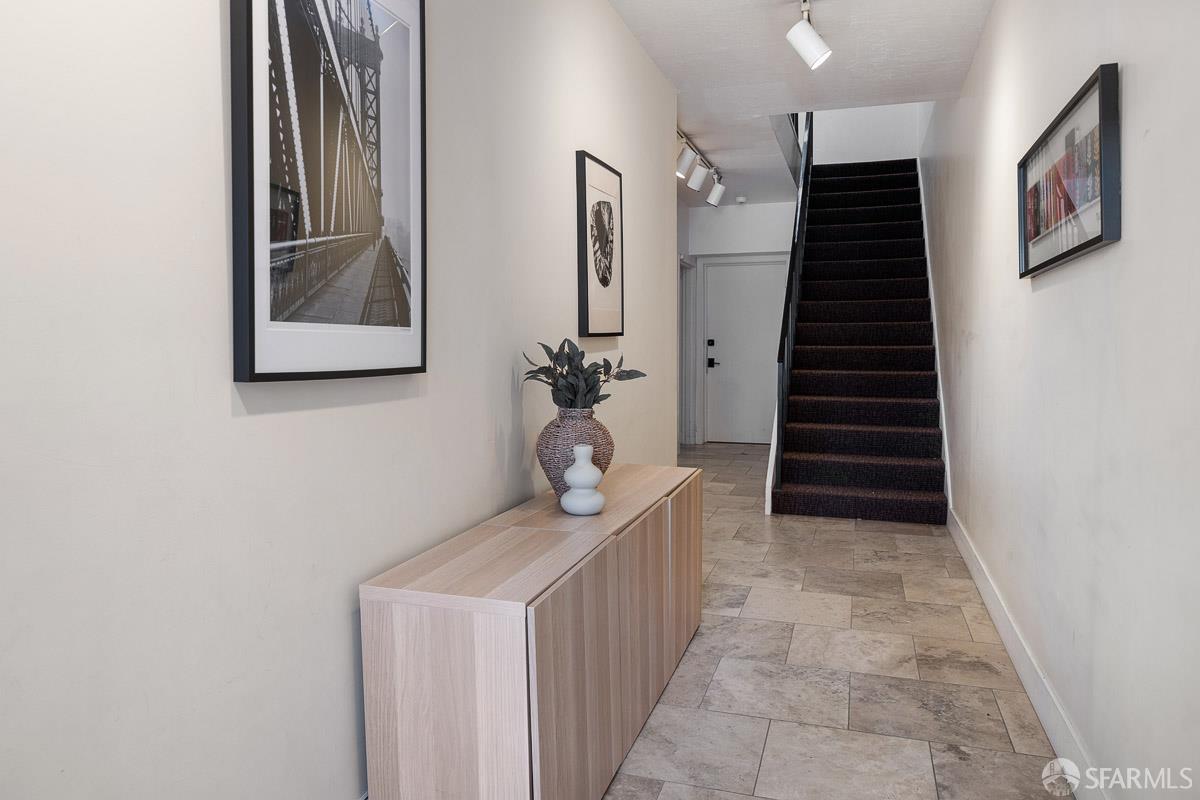 544 Waller Street # 2
