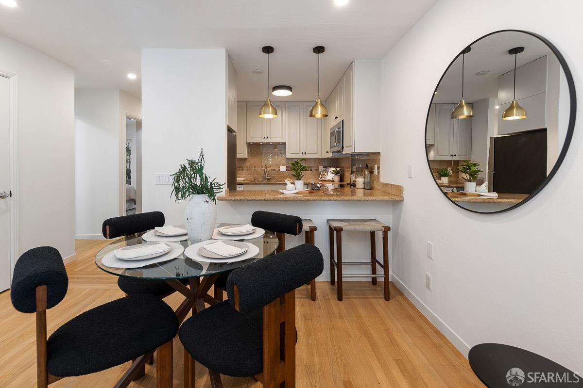 544 Waller Street # 2