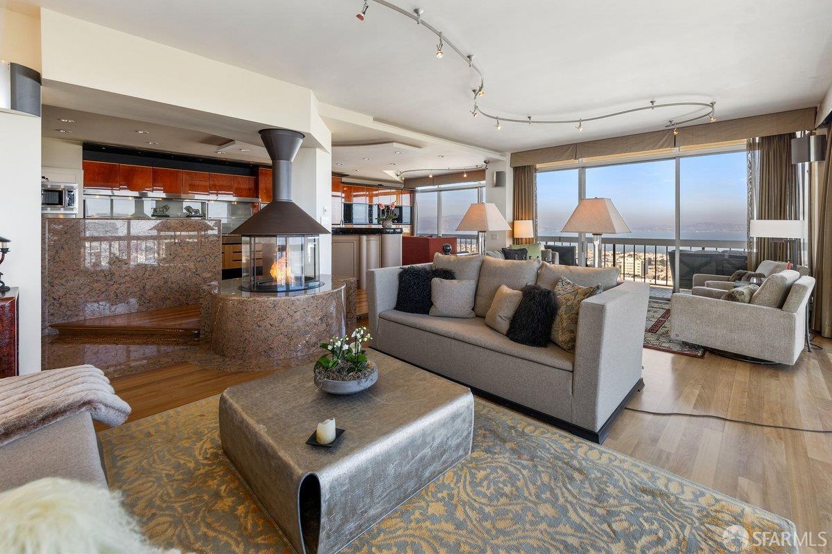 2200 Sacramento Street # 1601