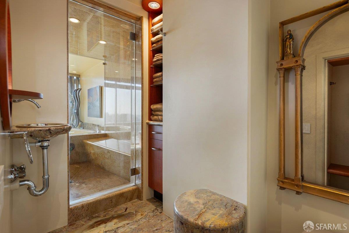 2200 Sacramento Street # 1601