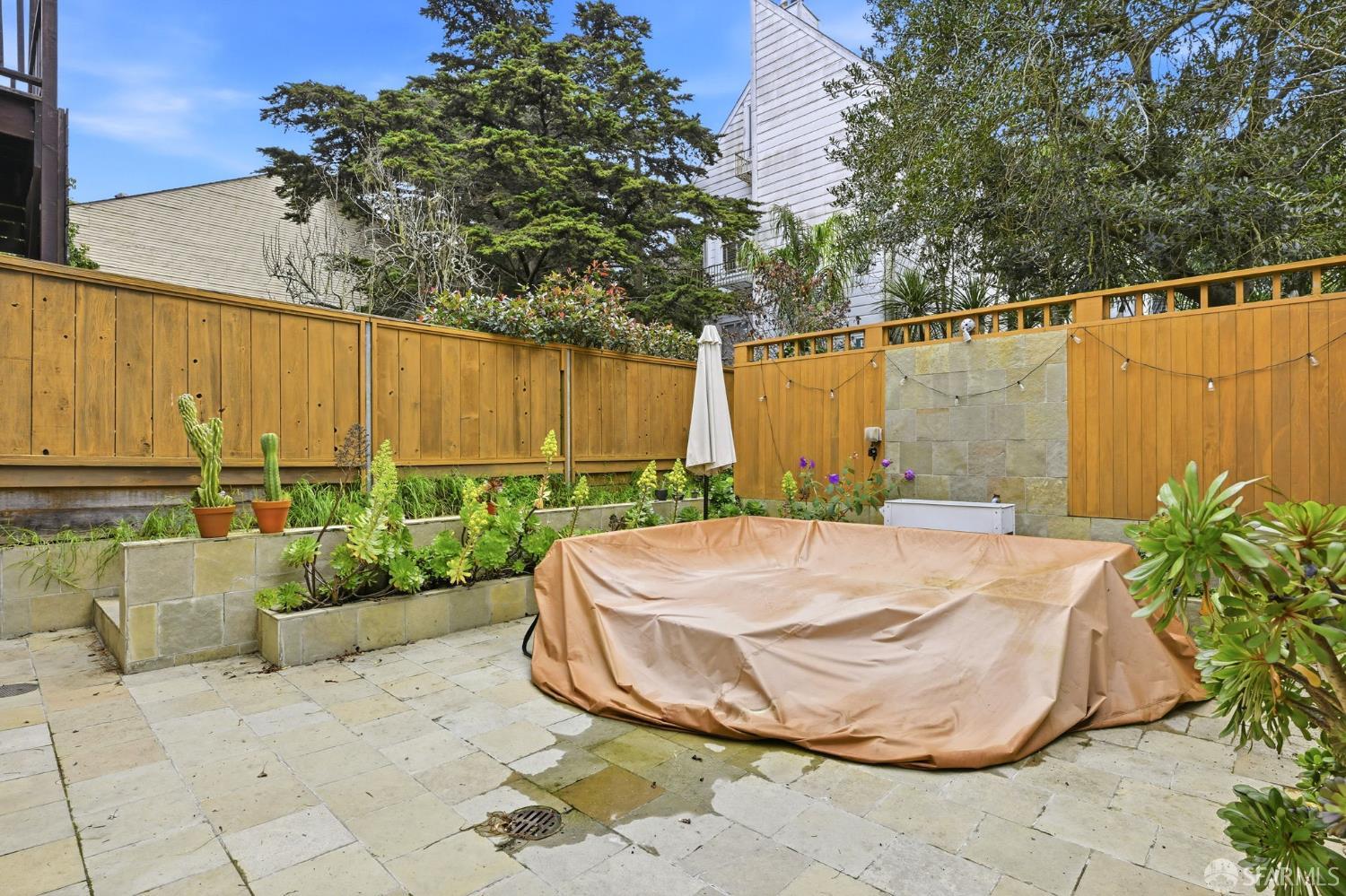 1671-1673 Hayes Street