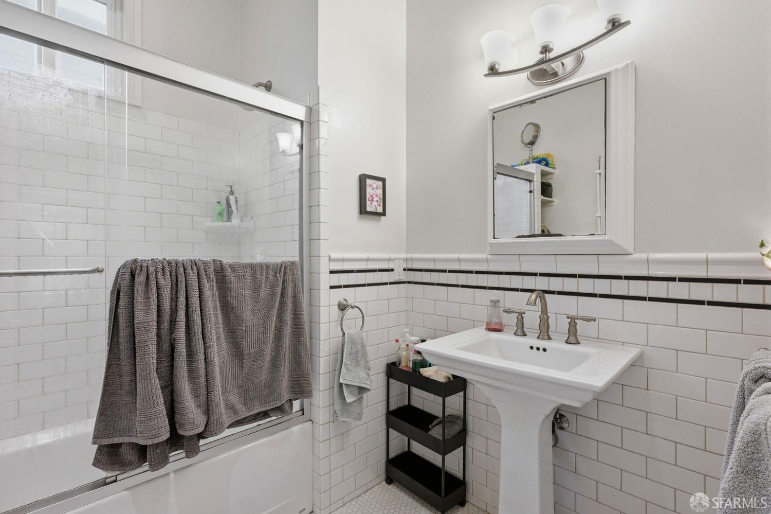 1671-1673 Hayes Street