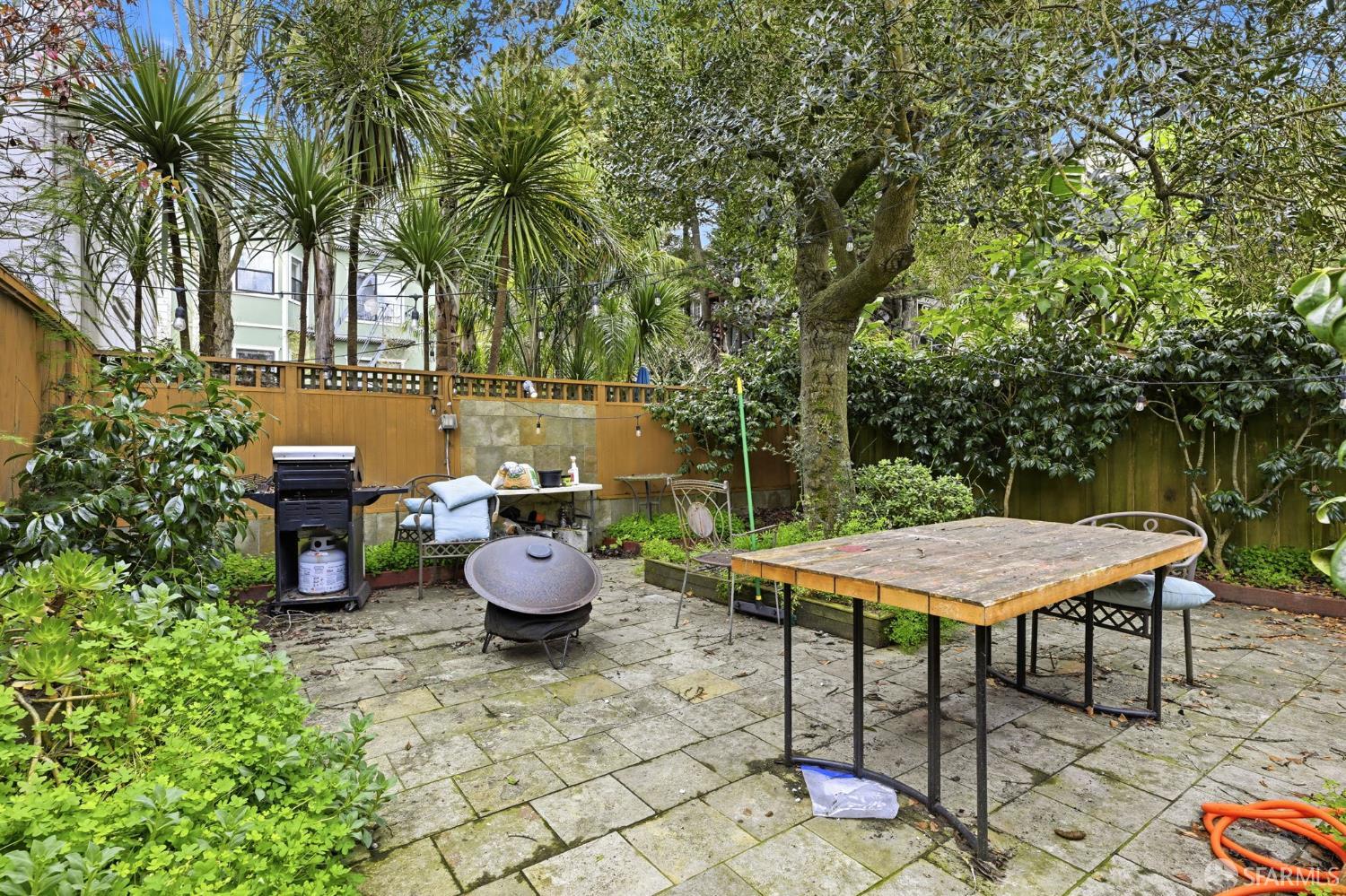 1671-1673 Hayes Street