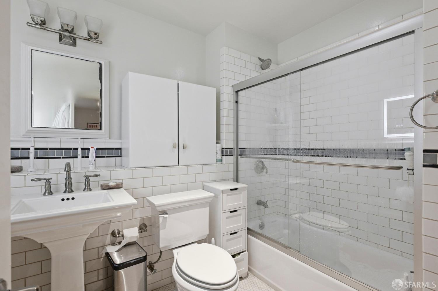 1671-1673 Hayes Street