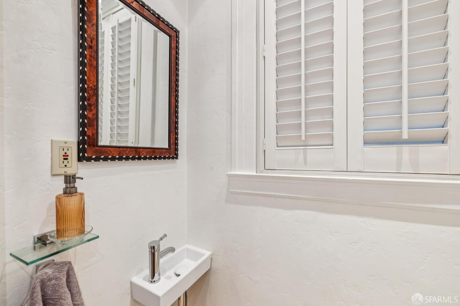 1262 Sacramento Street