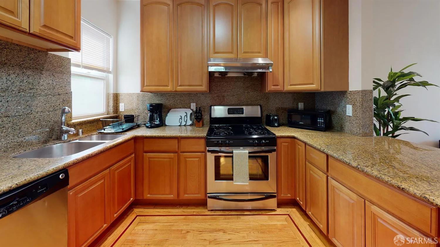 1415-1417 Guerrero Street