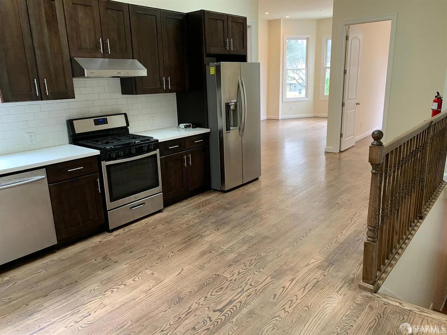 1651-1655 Oak Street