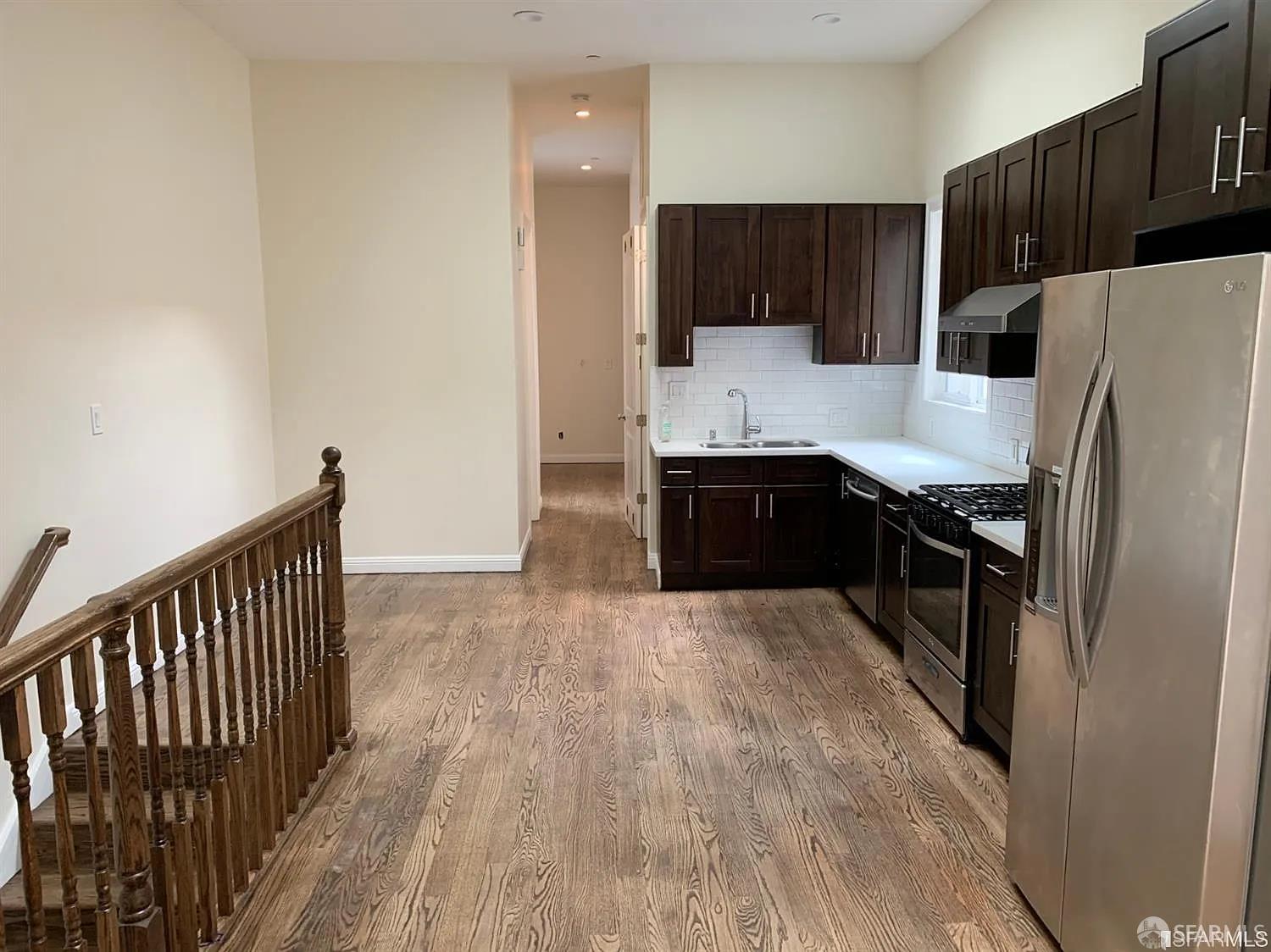 1651-1655 Oak Street