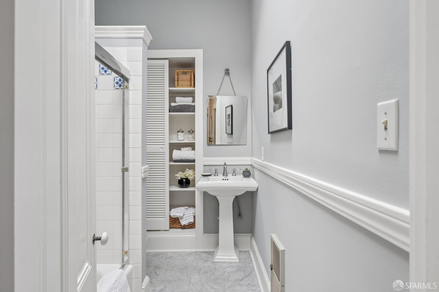 606 Elizabeth Street Unit: 1/2