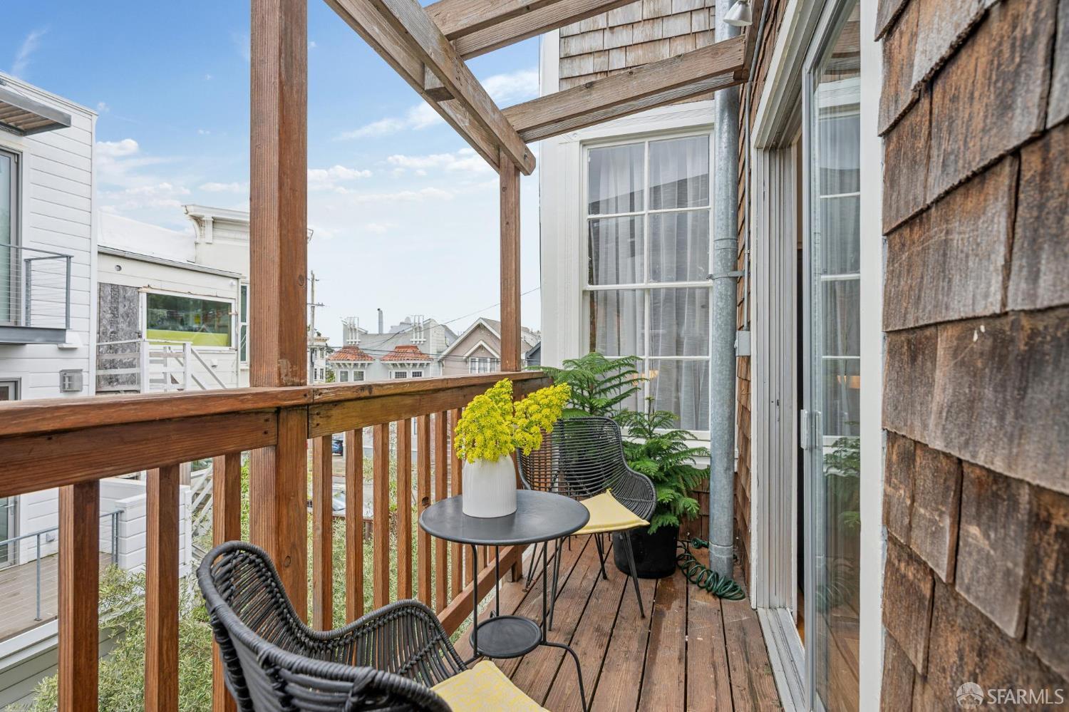 606 Elizabeth Street Unit: 1/2