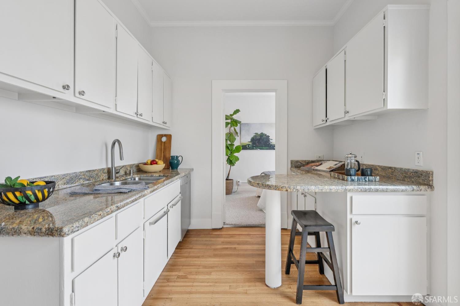 606 Elizabeth Street Unit: 1/2