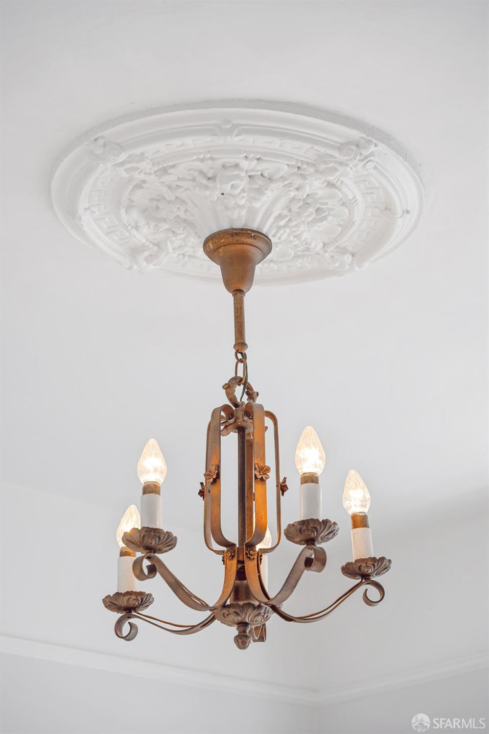 606 Elizabeth Street Unit: 1/2