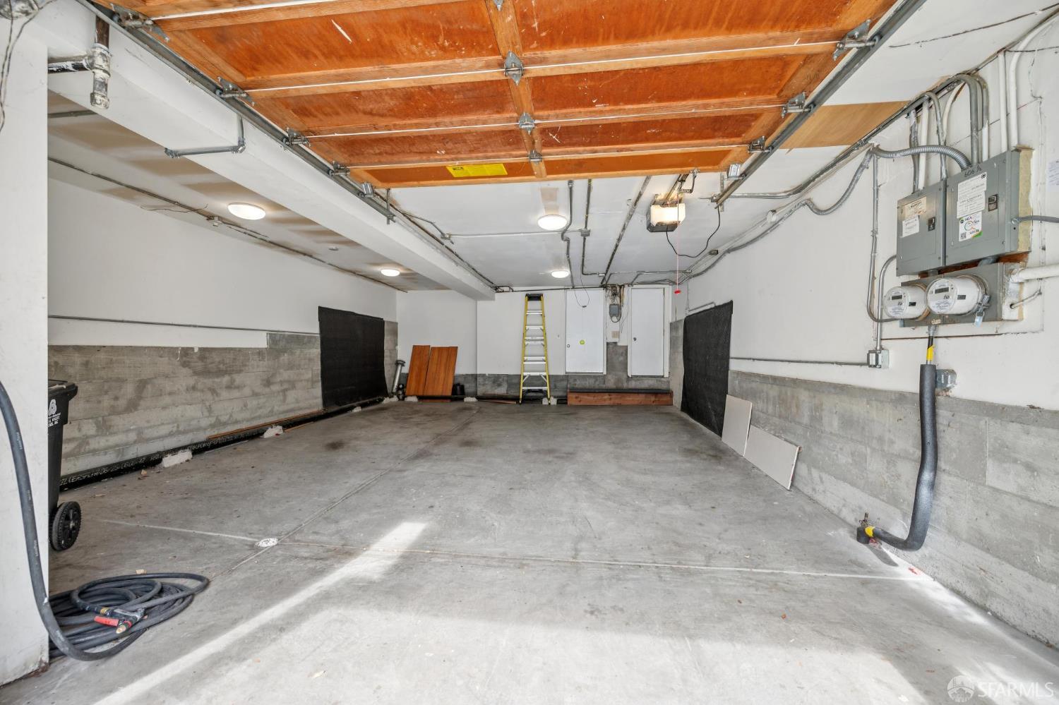 606 Elizabeth Street Unit: 1/2