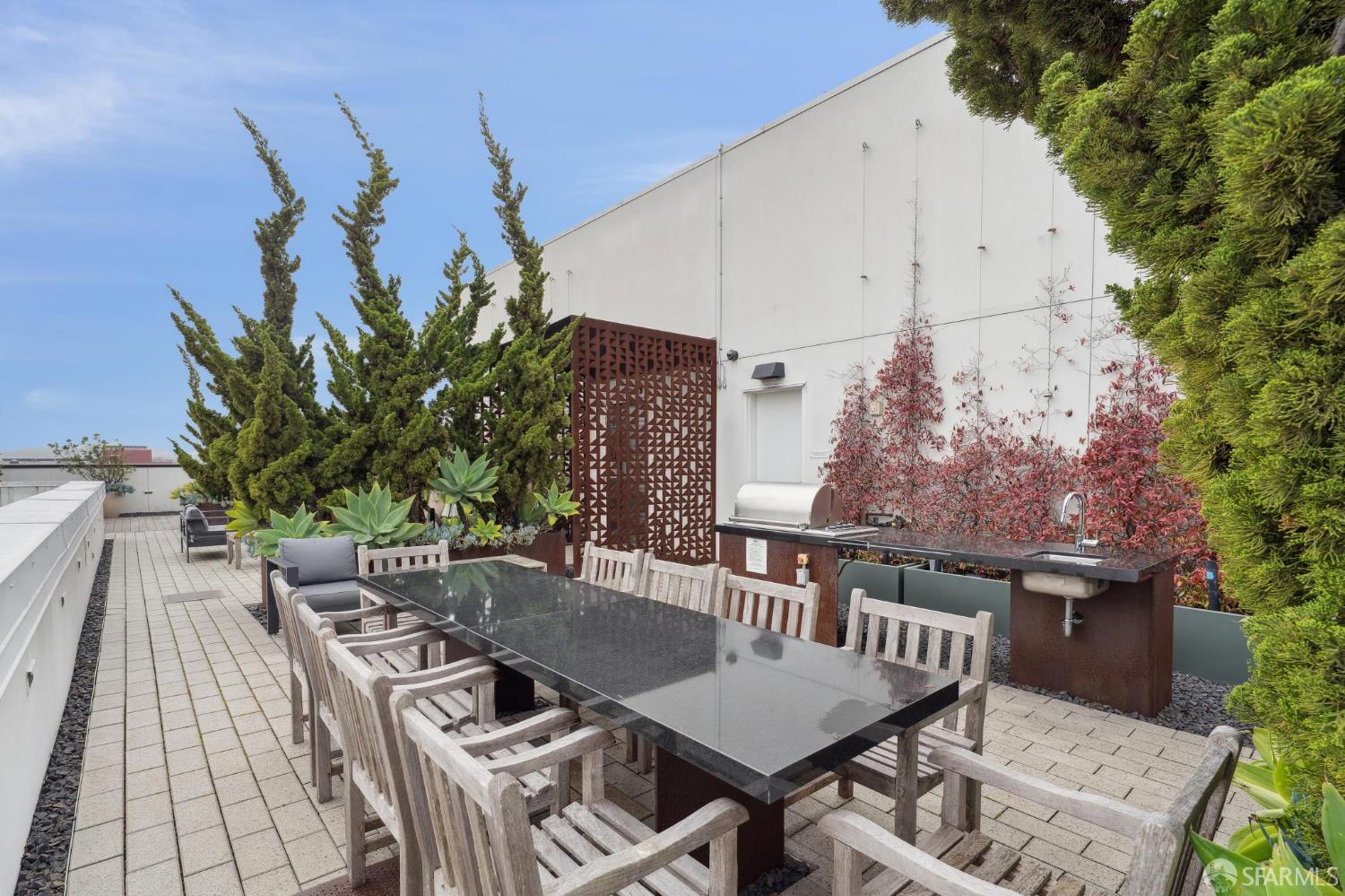 388 Fulton Street # 204