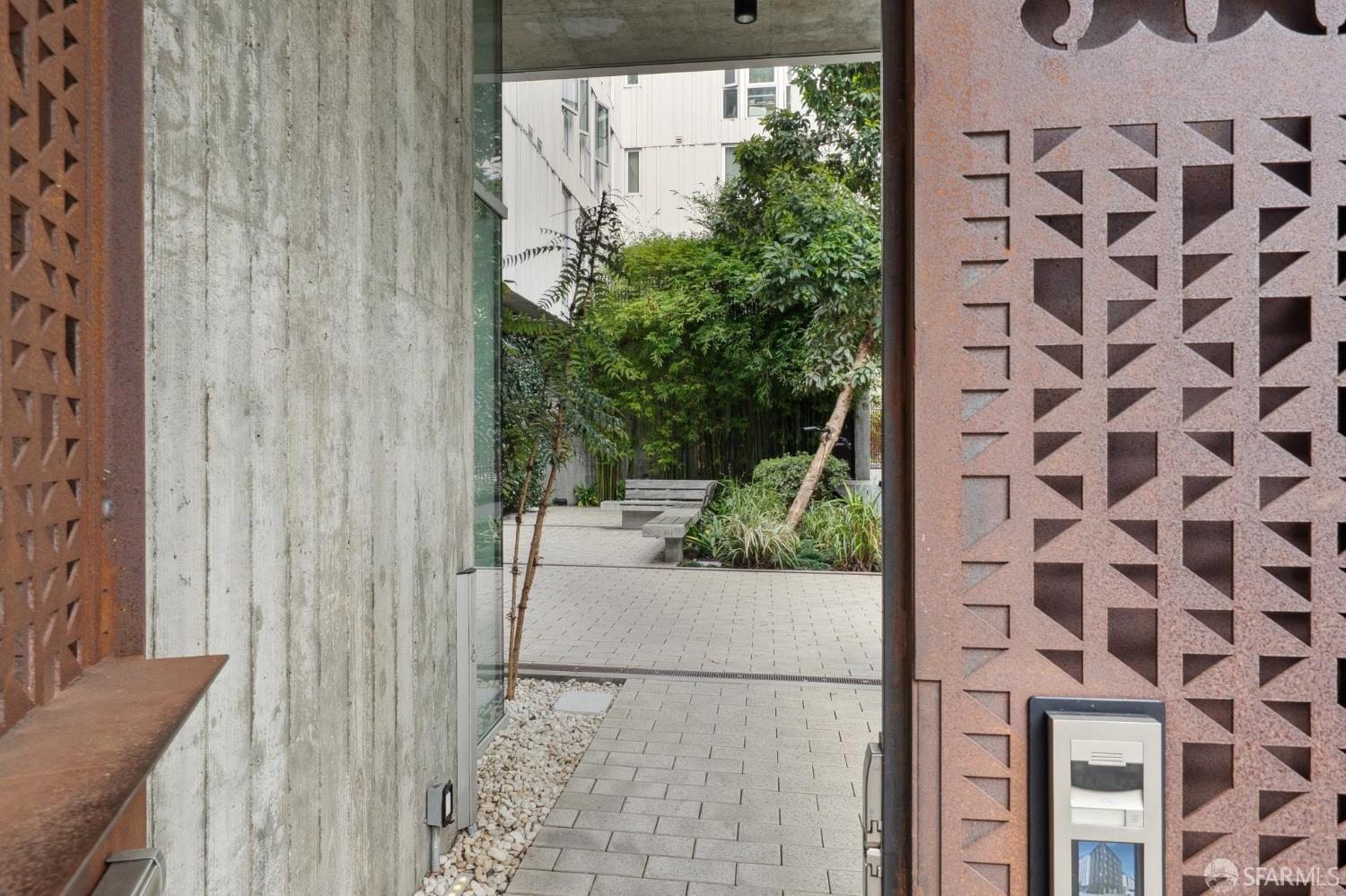 388 Fulton Street # 204