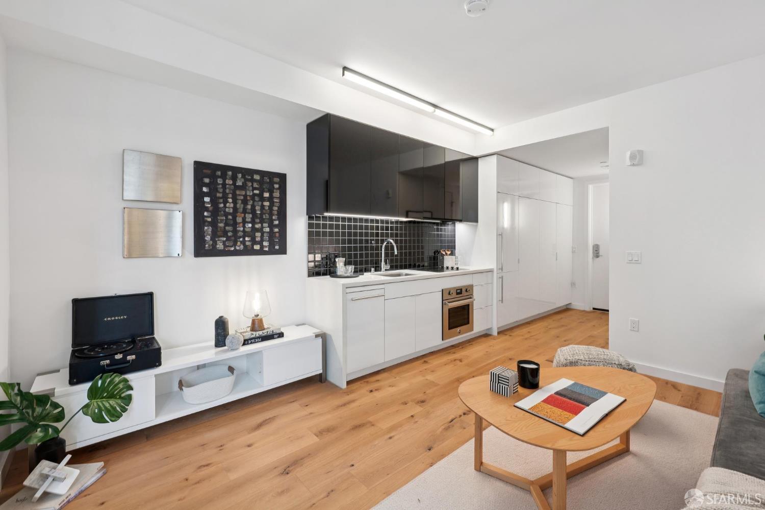 388 Fulton Street # 204