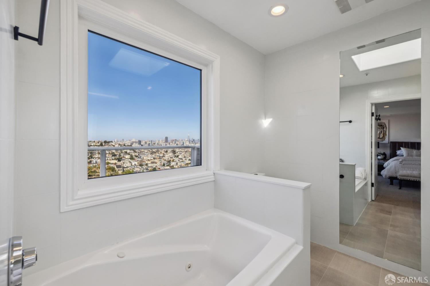 548 Duncan Street # 201