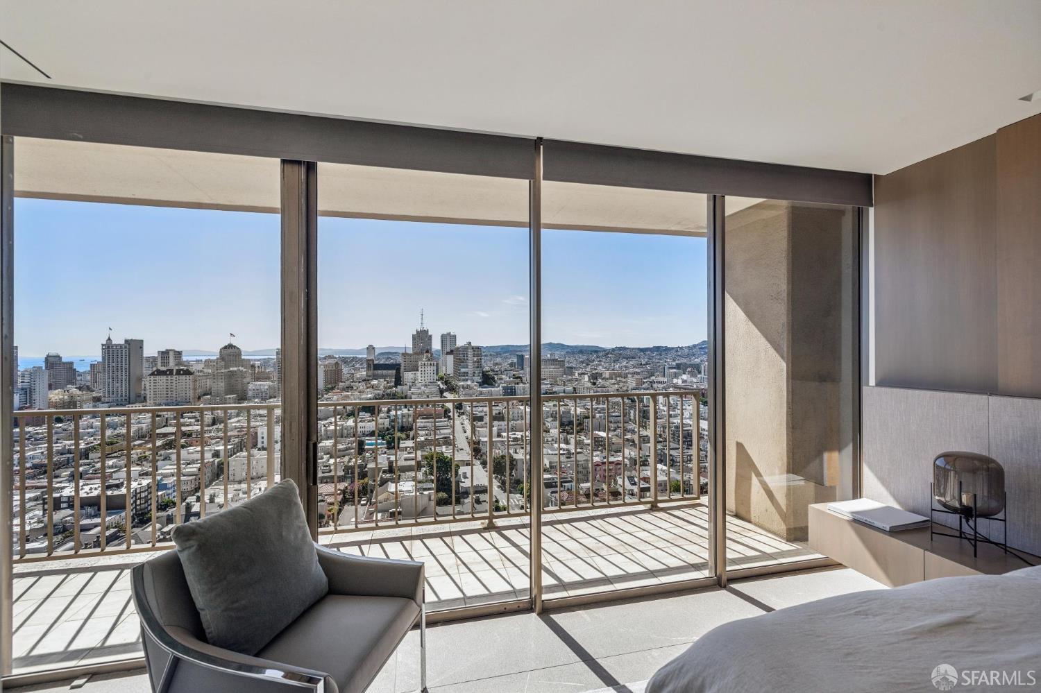 999 Green Street # 2404