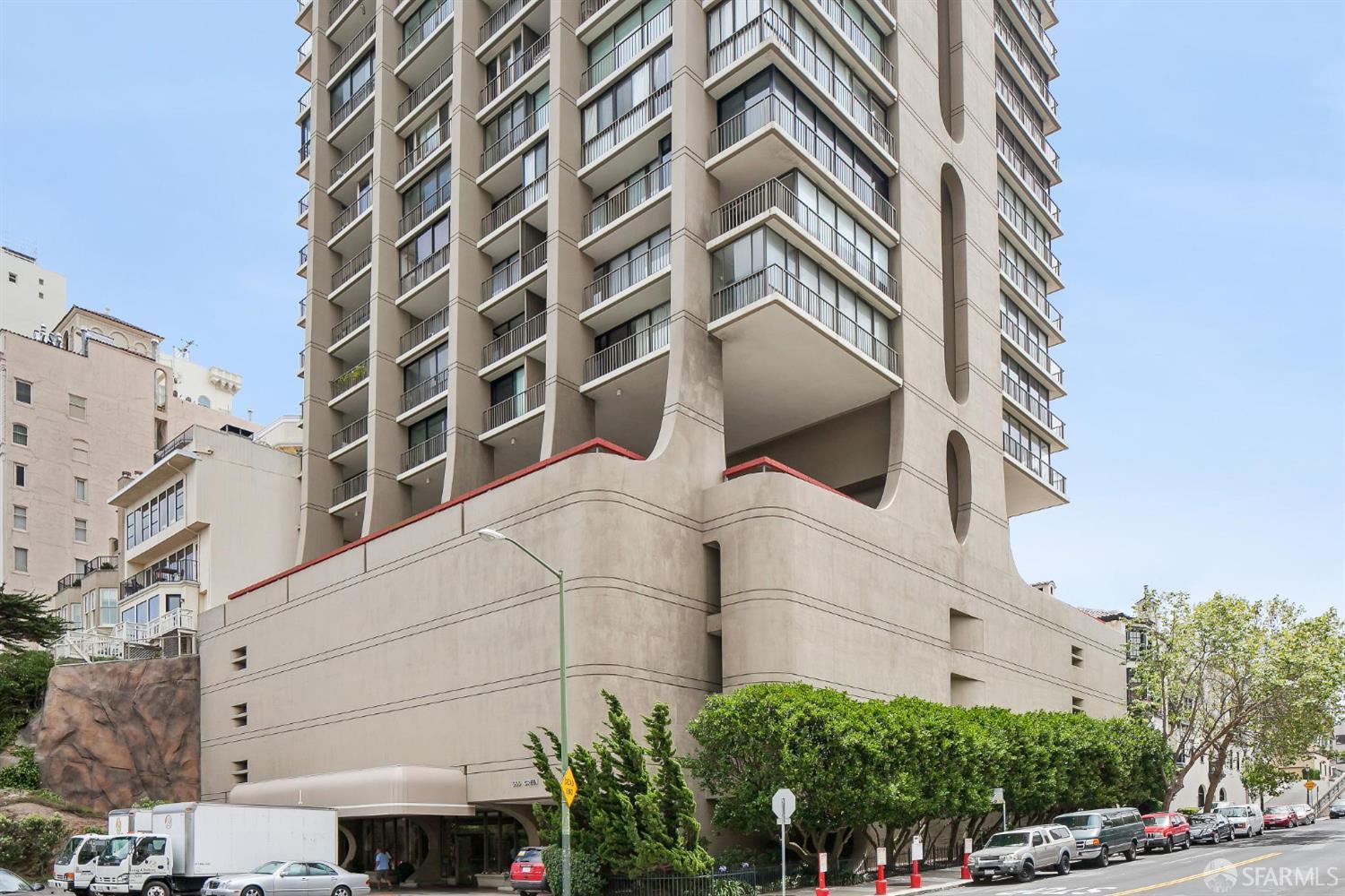 999 Green Street # 2404