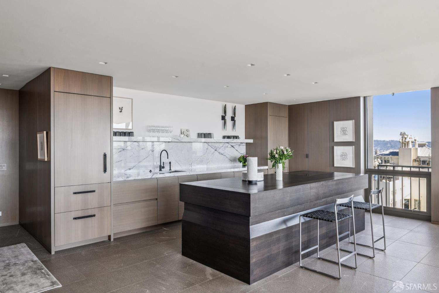 999 Green Street # 2404