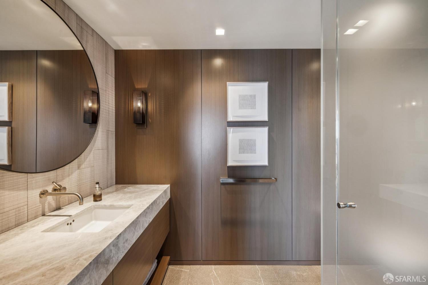 999 Green Street # 2404