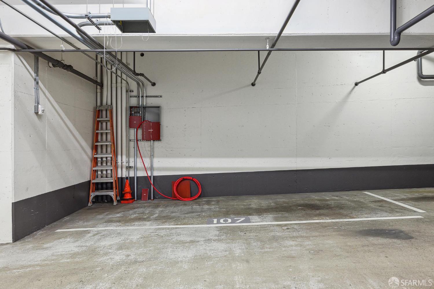 999 Green Street # 2404