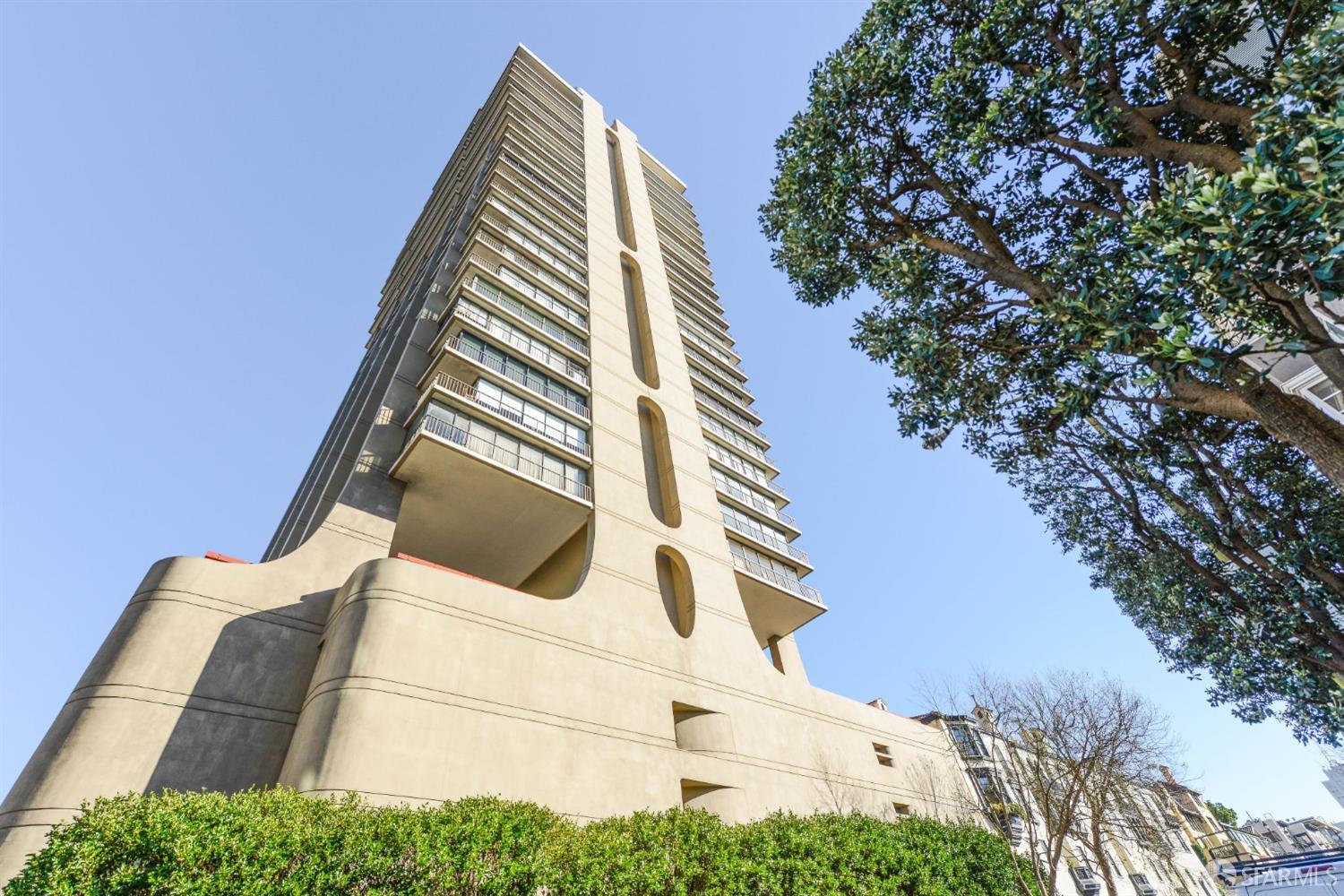 999 Green Street # 2404