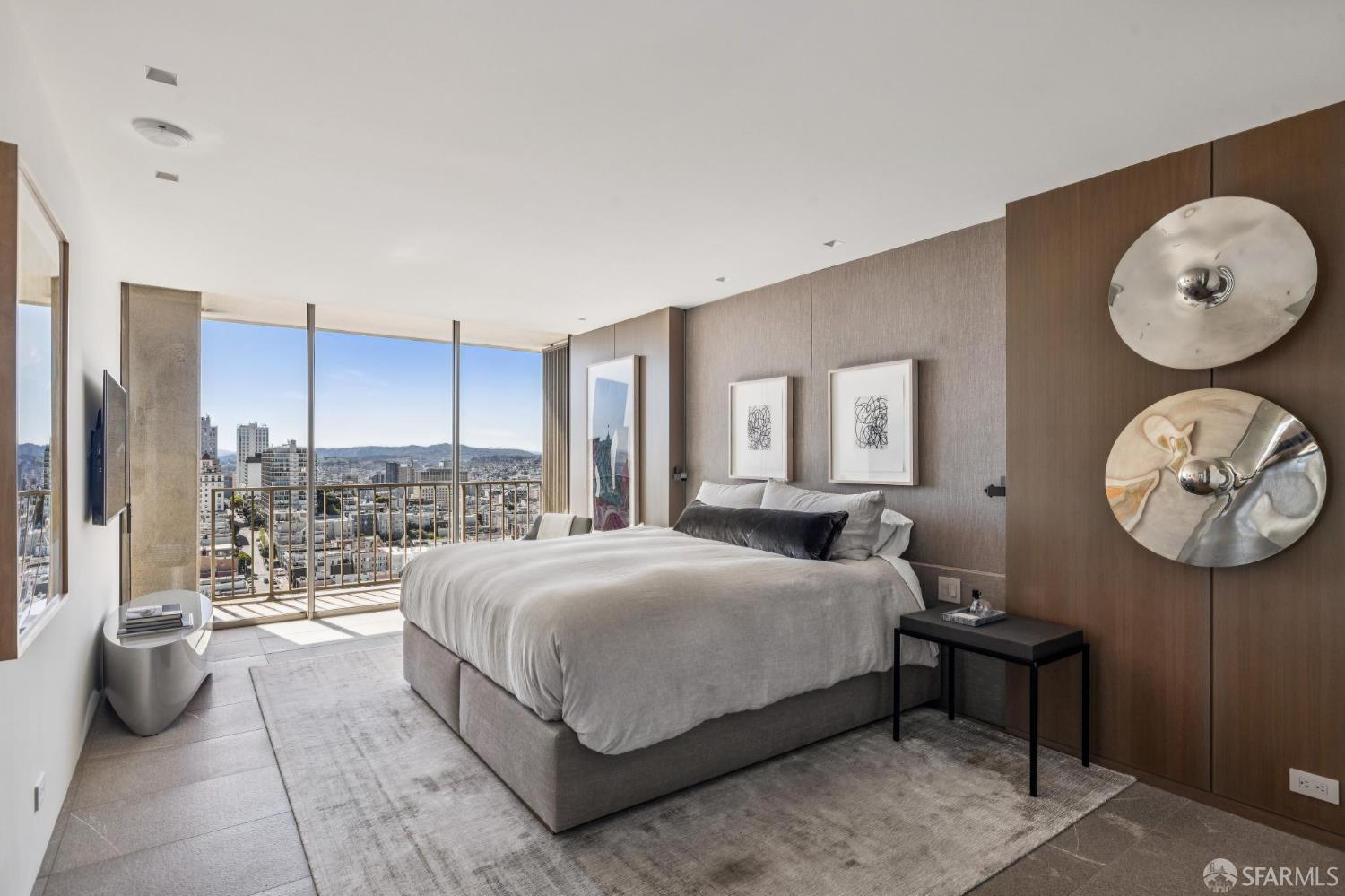 999 Green Street # 2404