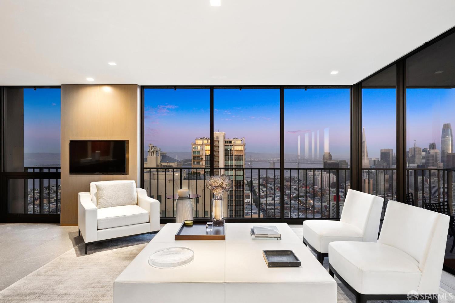 999 Green Street # 2404