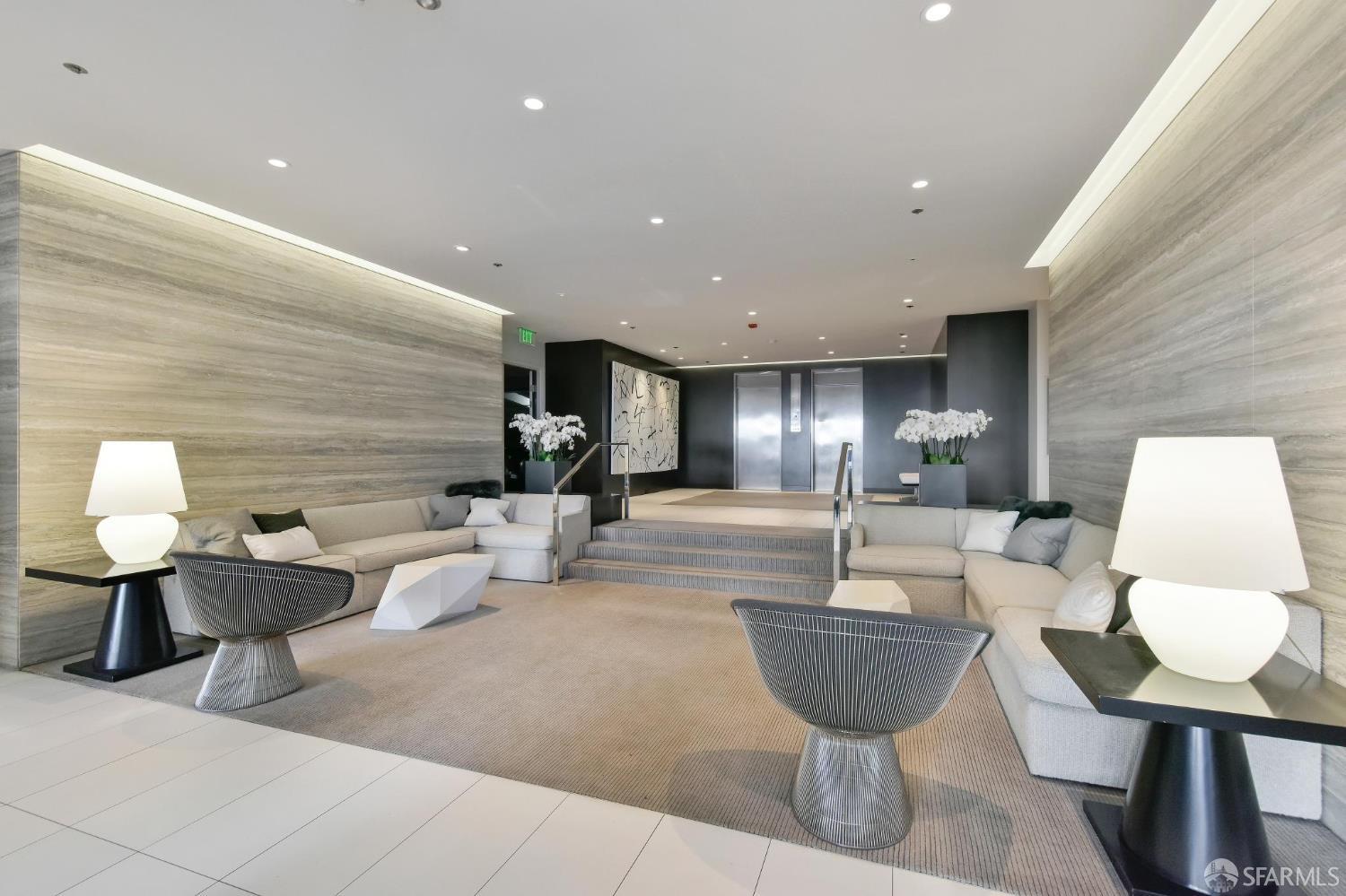 999 Green Street # 2404