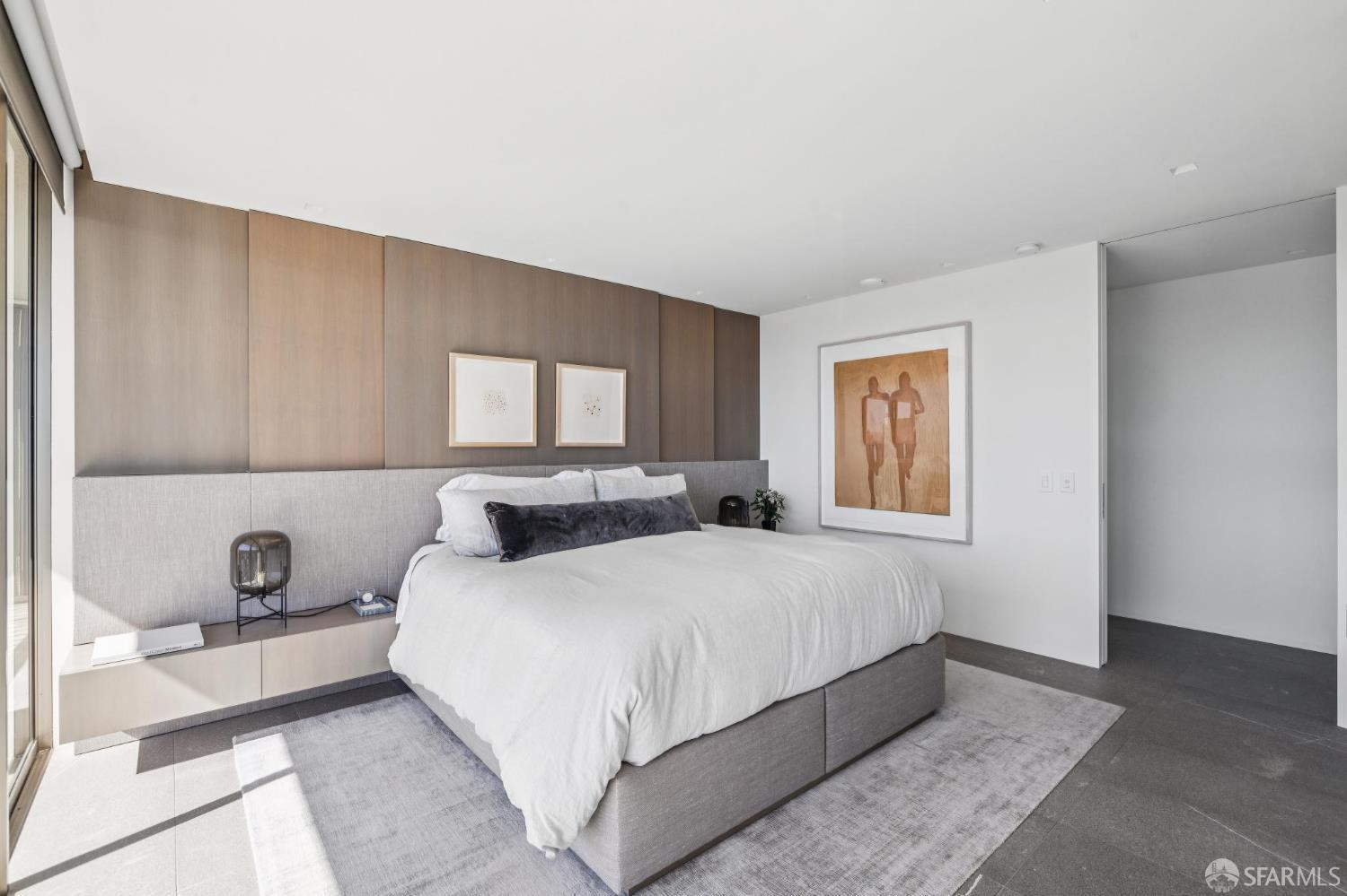 999 Green Street # 2404