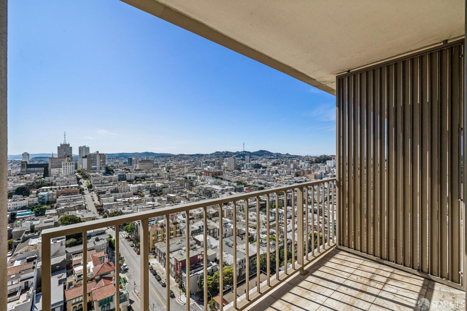 999 Green Street # 2404