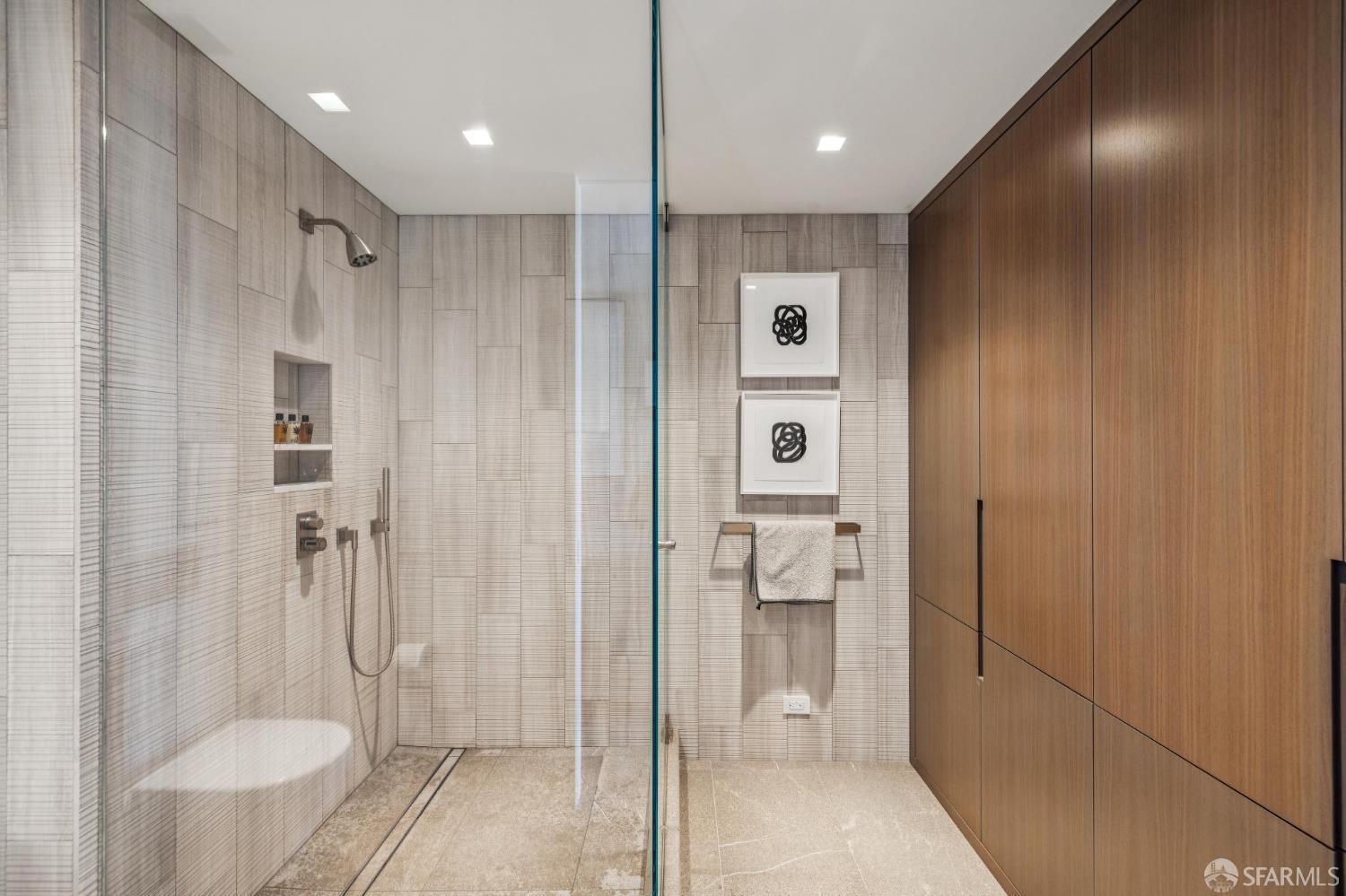 999 Green Street # 2404