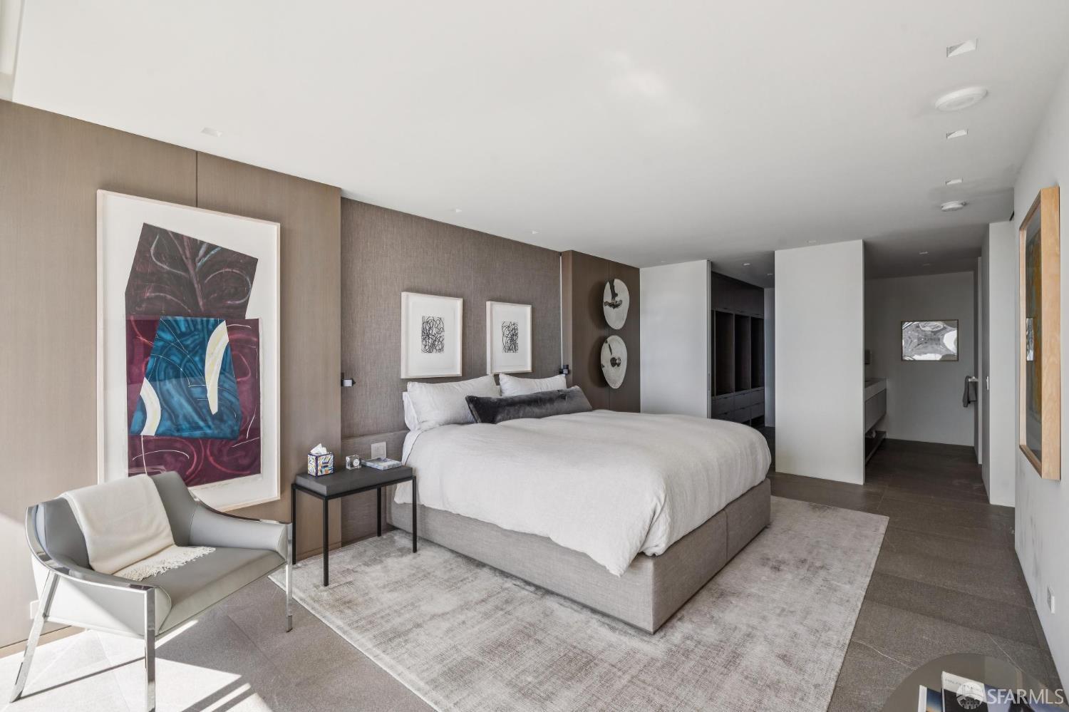 999 Green Street # 2404