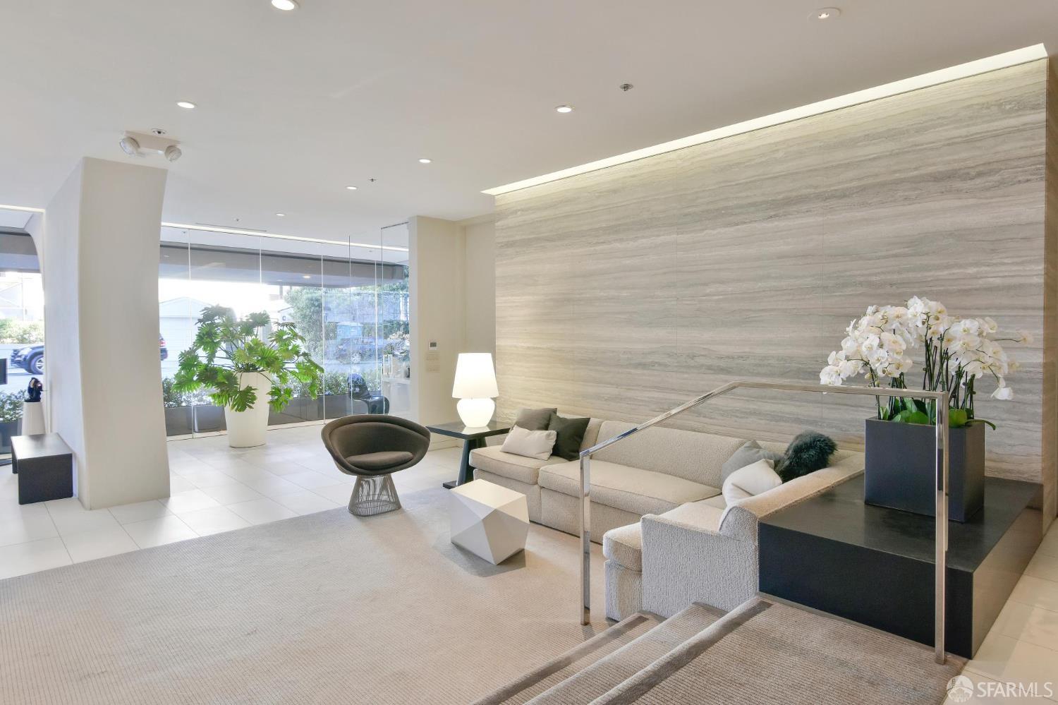 999 Green Street # 2404