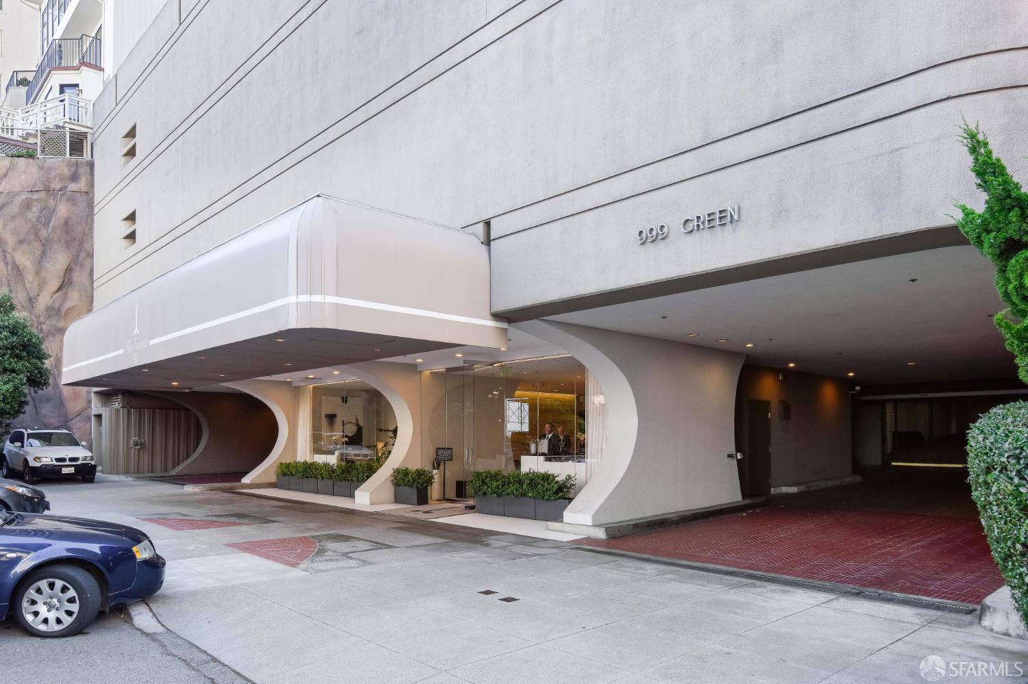 999 Green Street # 2404