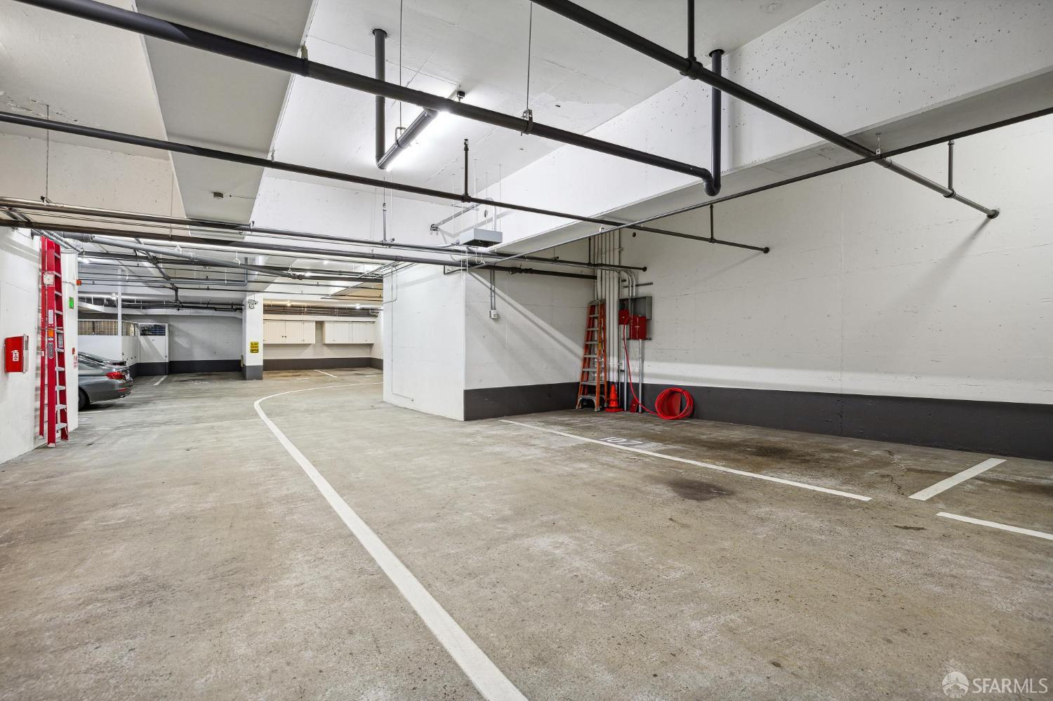 999 Green Street # 2404