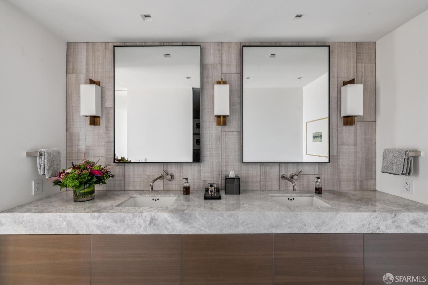 999 Green Street # 2404