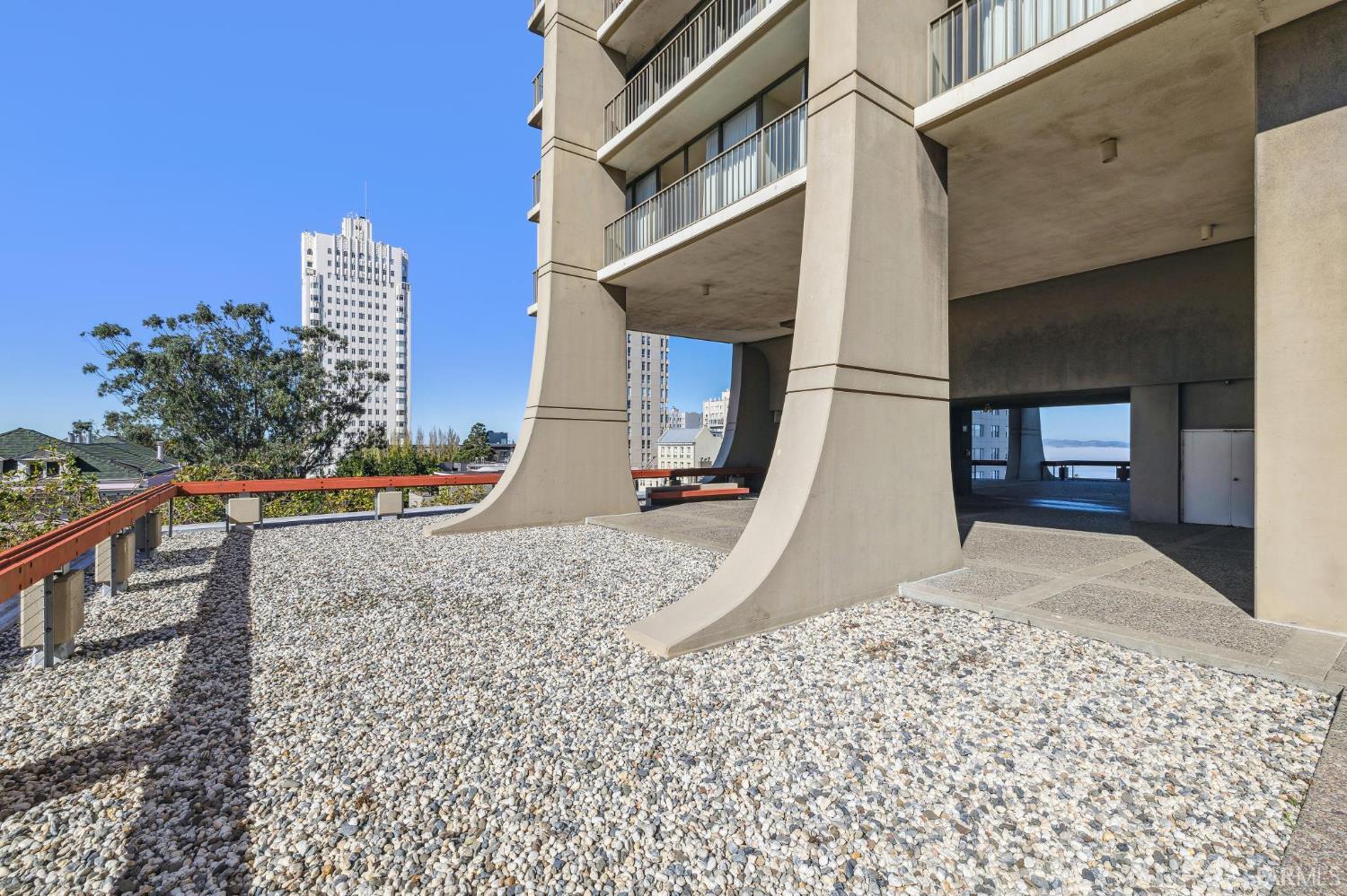 999 Green Street # 2404