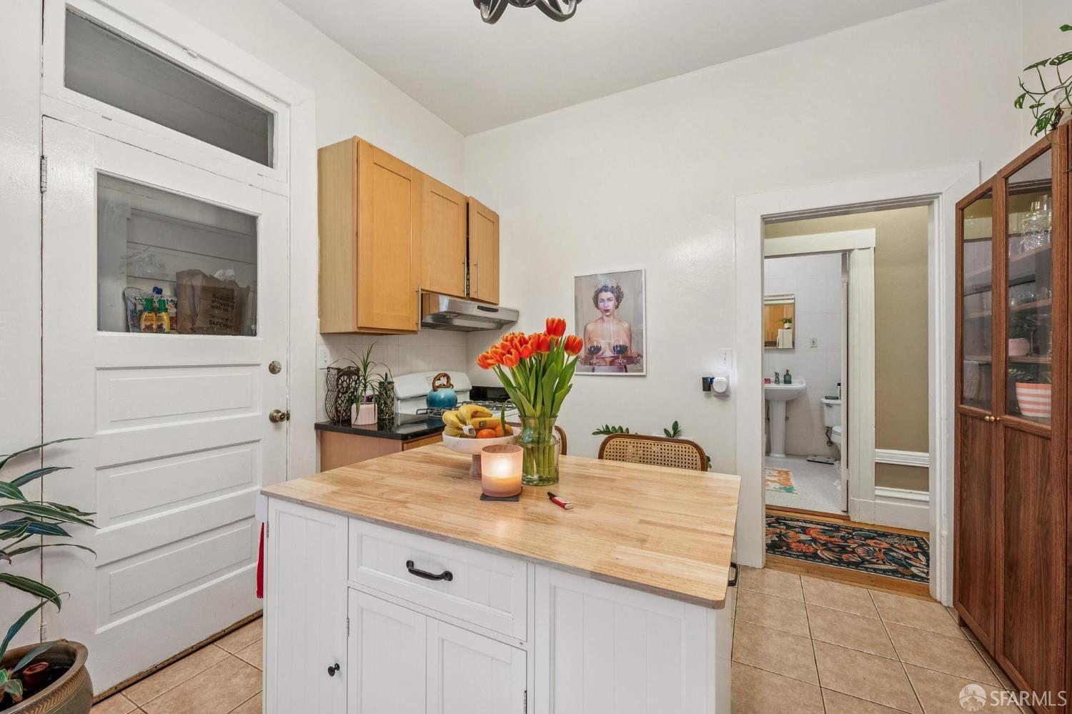 2870 Sacramento Street